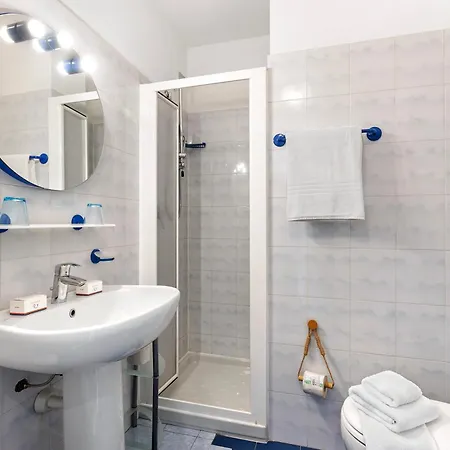 Bike & Wind Hotel Villa Maria - Happy Rentals Torbole Sul Garda Exterior photo
